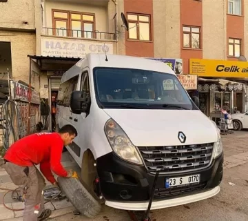 minibüs-lastik-değişimi